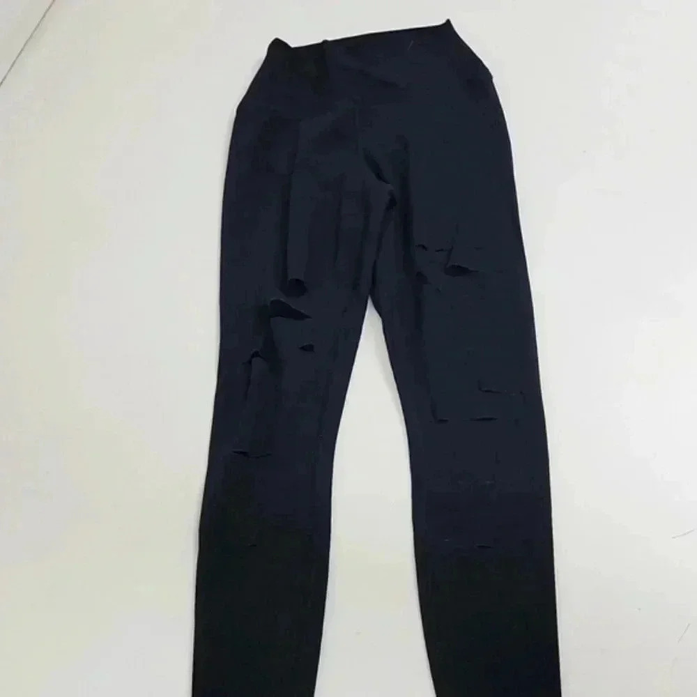 Alo Yoga Ripped Warrior Leggings - Picture 4 of 14